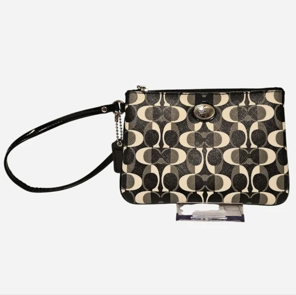 Coach Peyton Dream C Small Wristlet - EUC - Picture 3 of 7